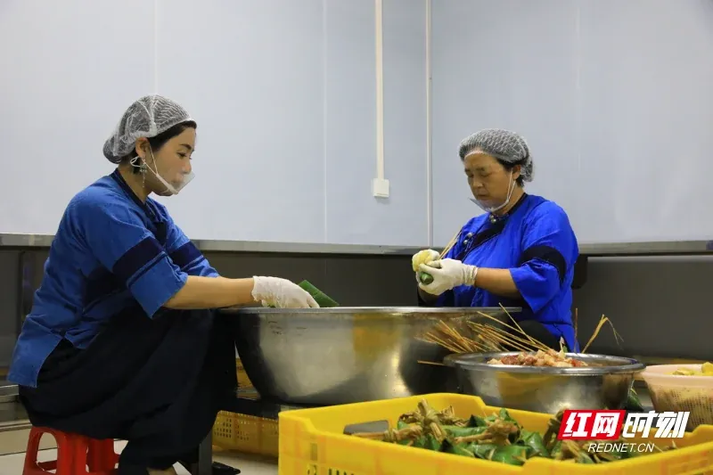 Handgefertigte Nüshu-Zongzi zum Drachenbootfest 2026.